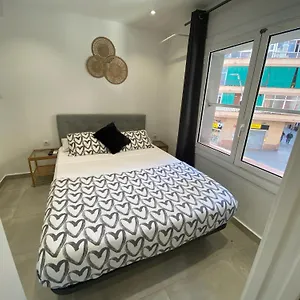 Con Bano Privado Frente Al Metro L5 Barcelona-hospitalet L'Hospitalet de Llobregat